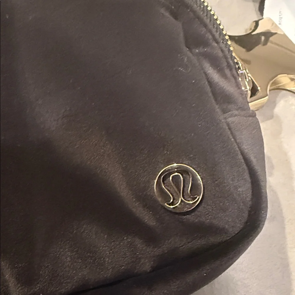 Lululemon Belt Bag - Picture 2 of 7